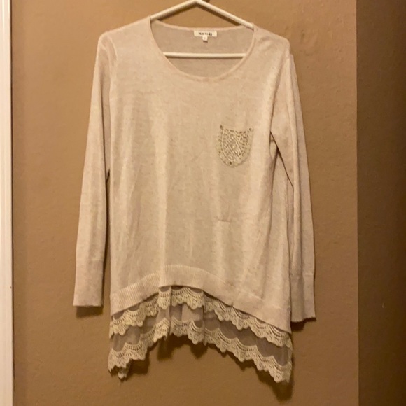 Miracle Tops - Long sleeve shirt with lace